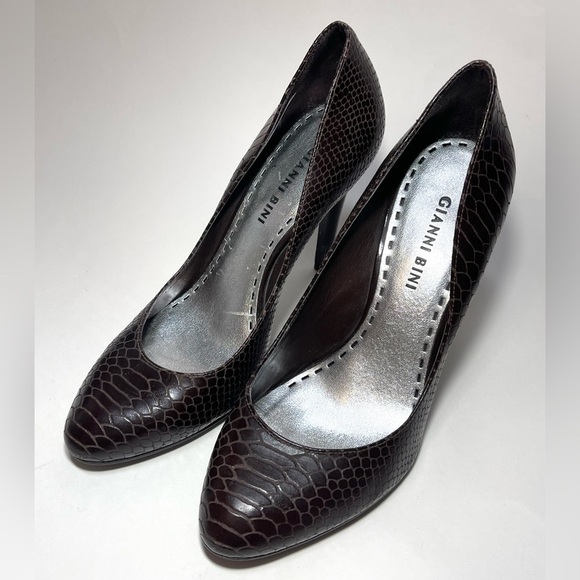 GIANNI BINI Women’s Size 7.5 Leather Snake Skin Closed Toe Heels - Picture 2 of 11